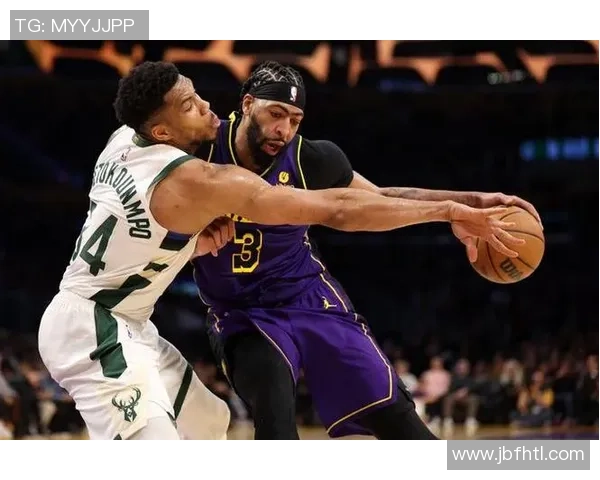 湖人对阵雄鹿中场音乐盛宴回顾与精彩瞬间分析 湖人对阵雄鹿中场音乐盛宴回顾与精彩瞬间分析